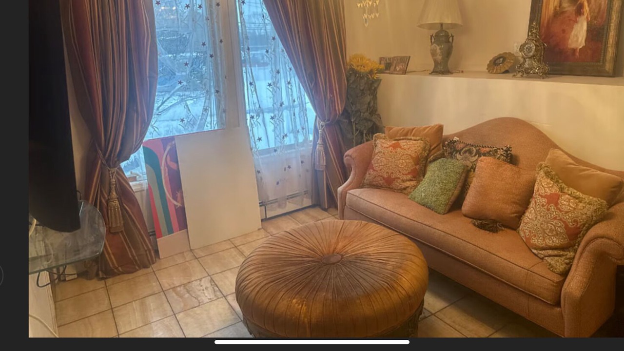 Photo of Livingroom in West Babylon