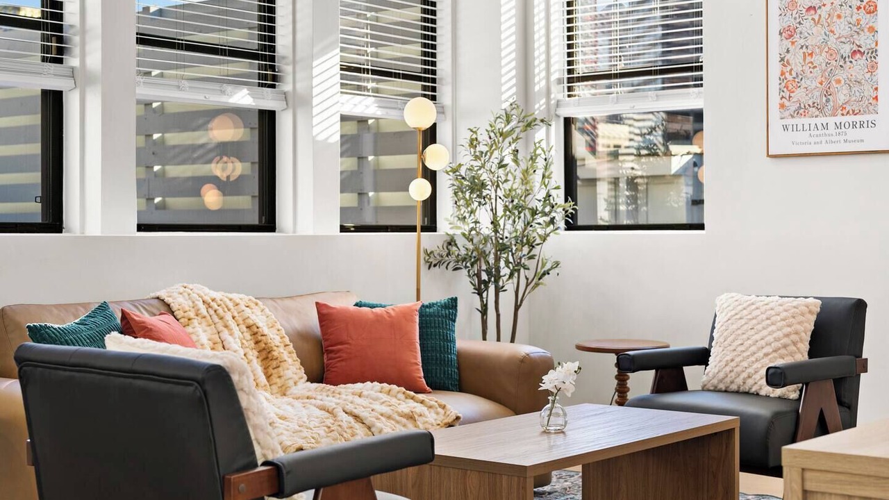 Photo of Livingroom in Downtown Boston