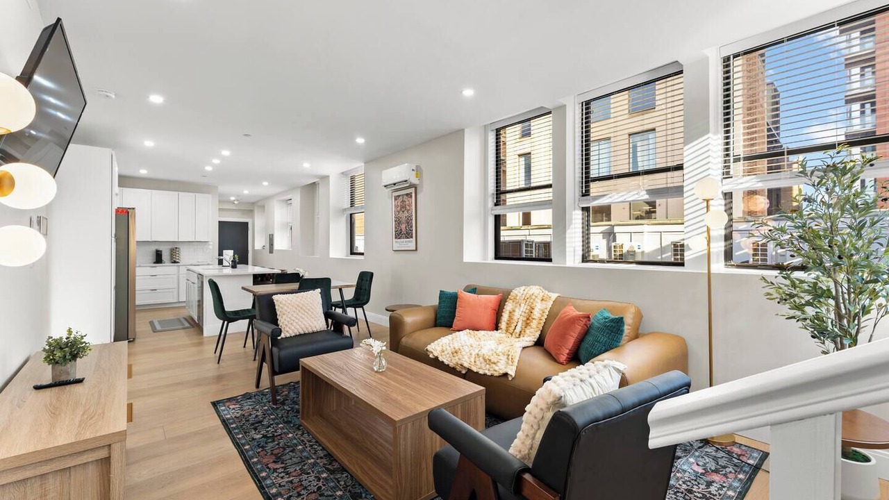 Photo of Livingroom in Downtown Boston