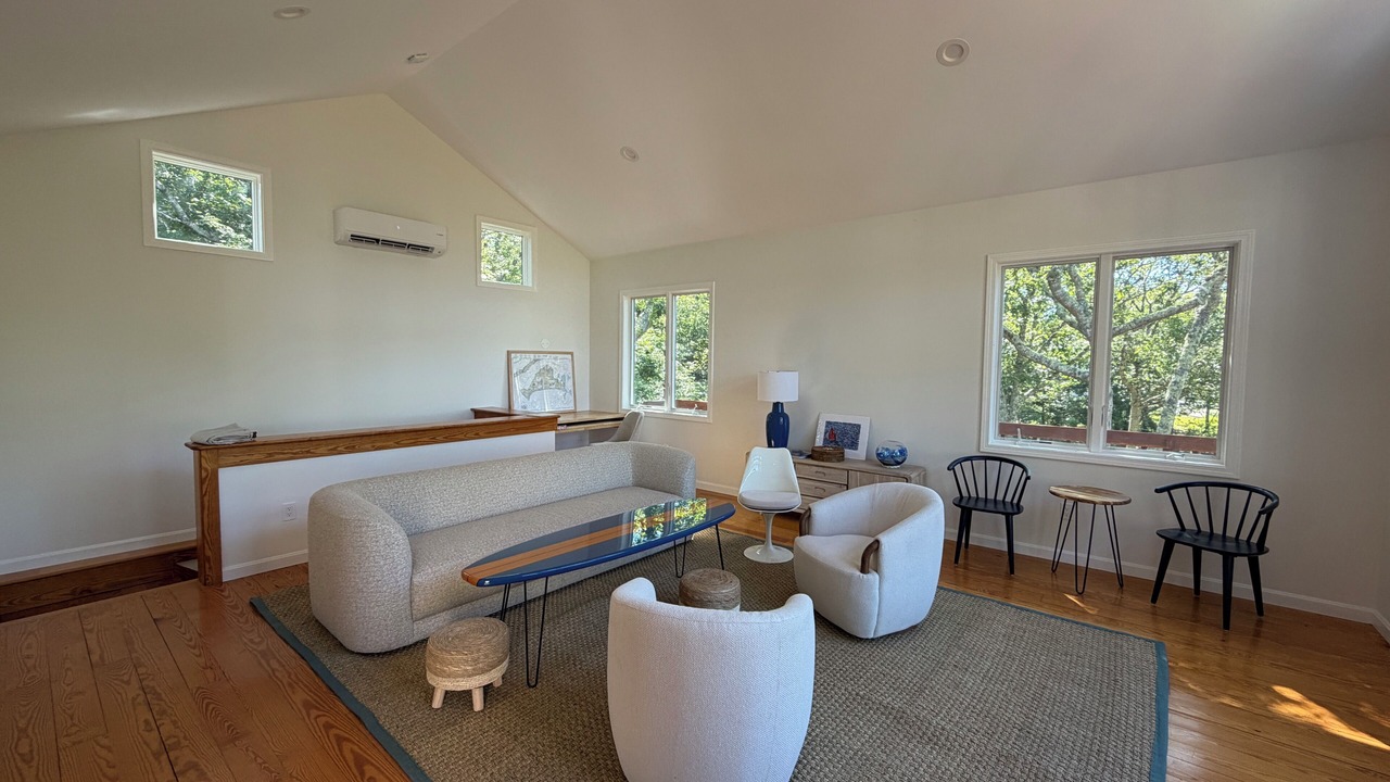 Photo of Livingroom in Aquinnah