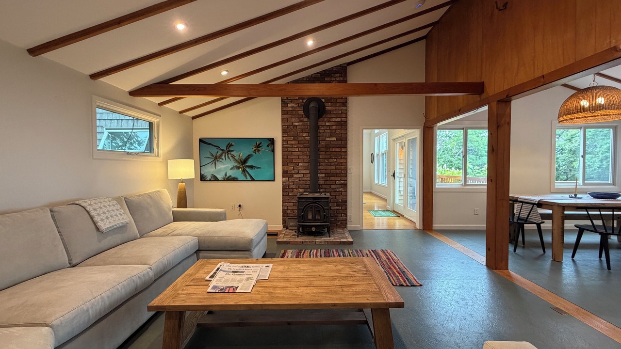 Photo of Livingroom in Aquinnah
