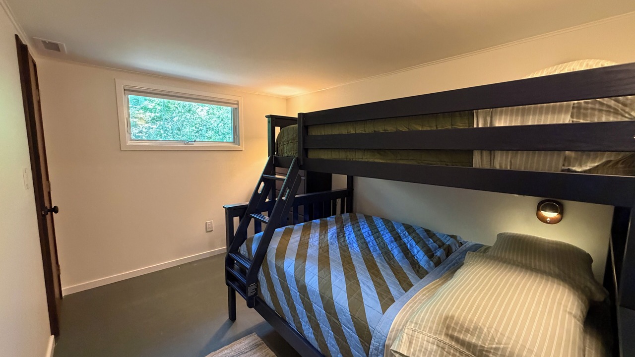 Photo of Bedroom in Aquinnah