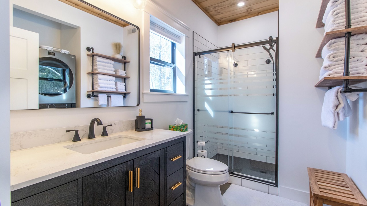 Photo of Bathroom in Jay