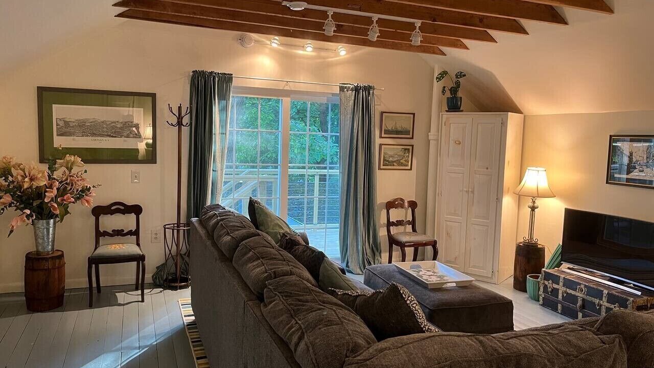 Photo of Livingroom in Chatham