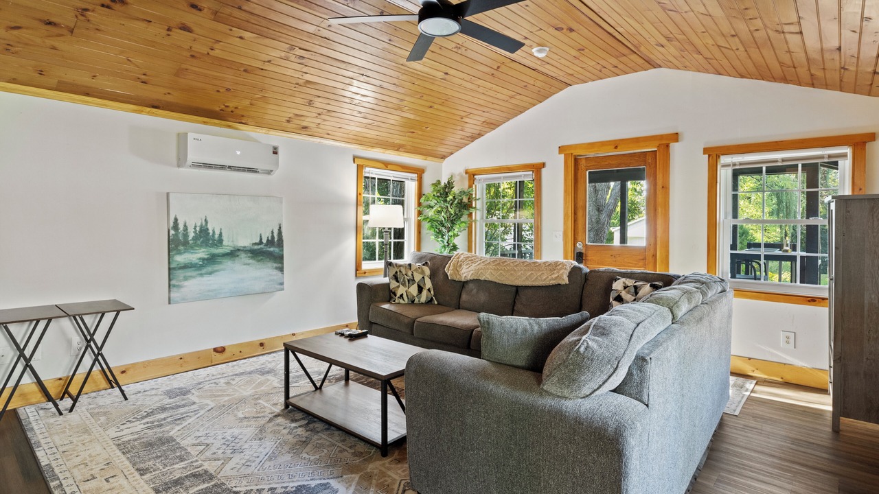 Photo of Livingroom in Canandaigua