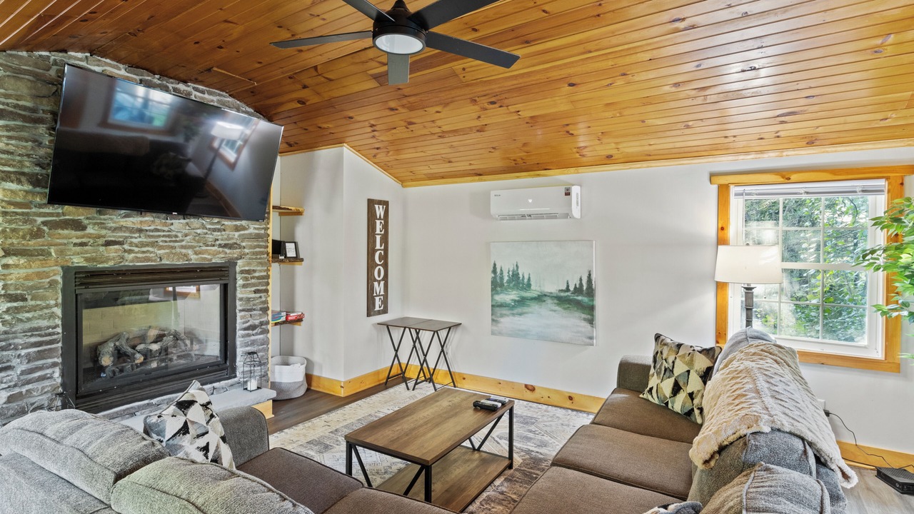 Photo of Livingroom in Canandaigua