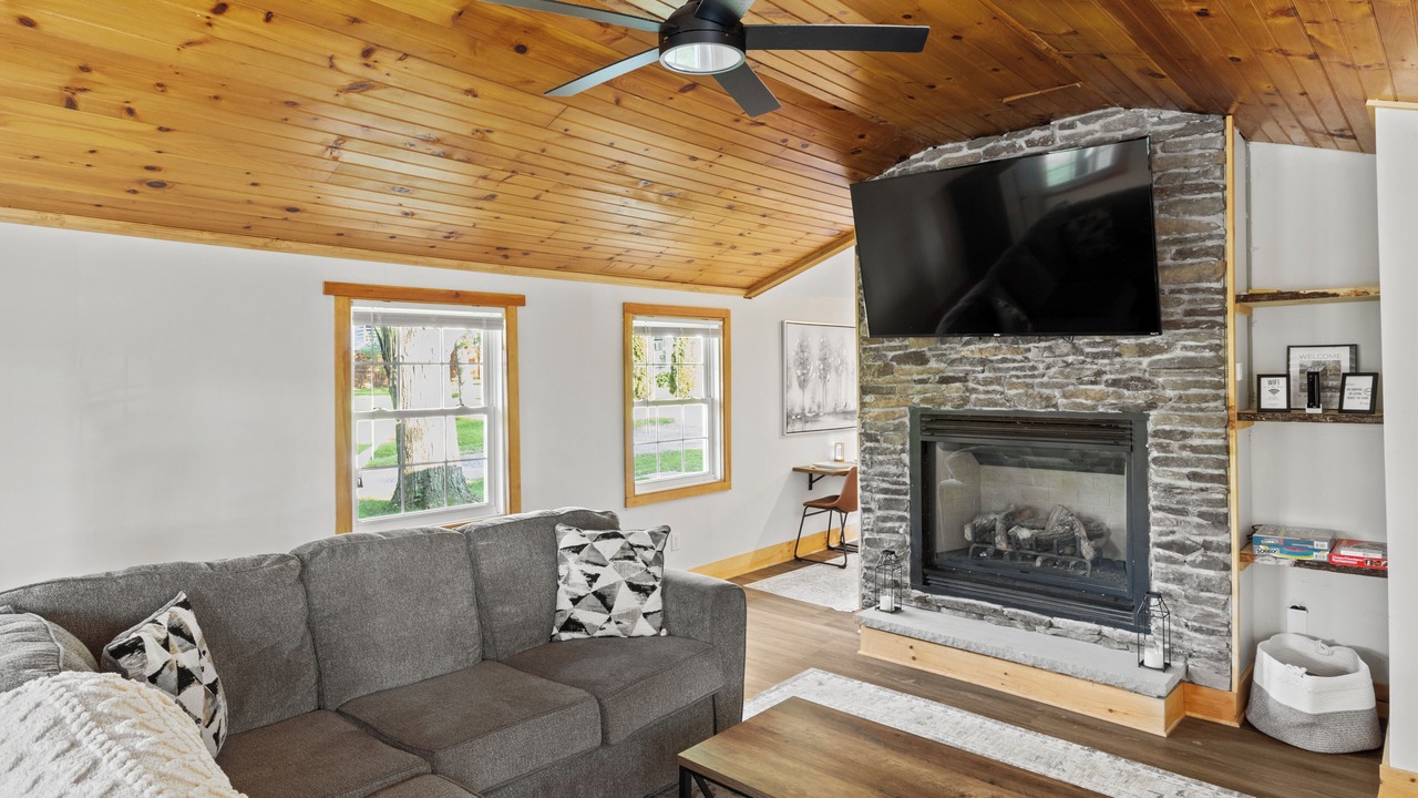 Photo of Livingroom in Canandaigua