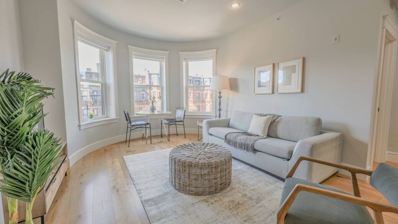 Photo of Livingroom in Back Bay