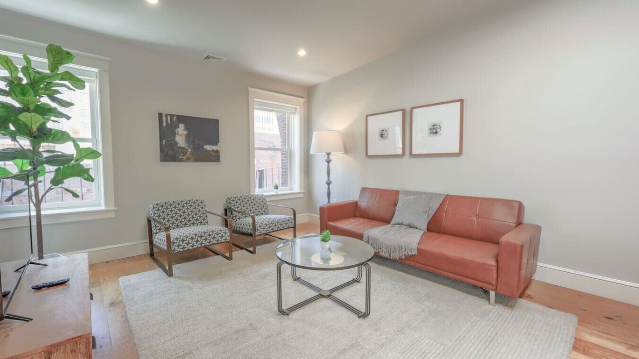 Photo of Livingroom in Back Bay
