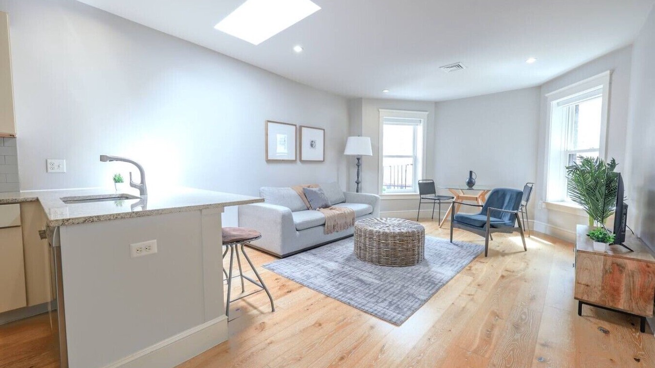 Photo of Livingroom in Back Bay
