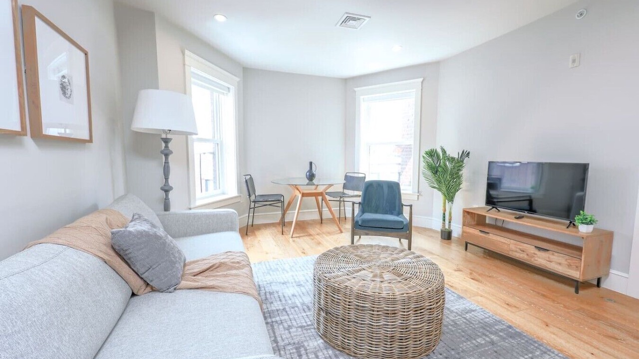 Photo of Livingroom in Back Bay