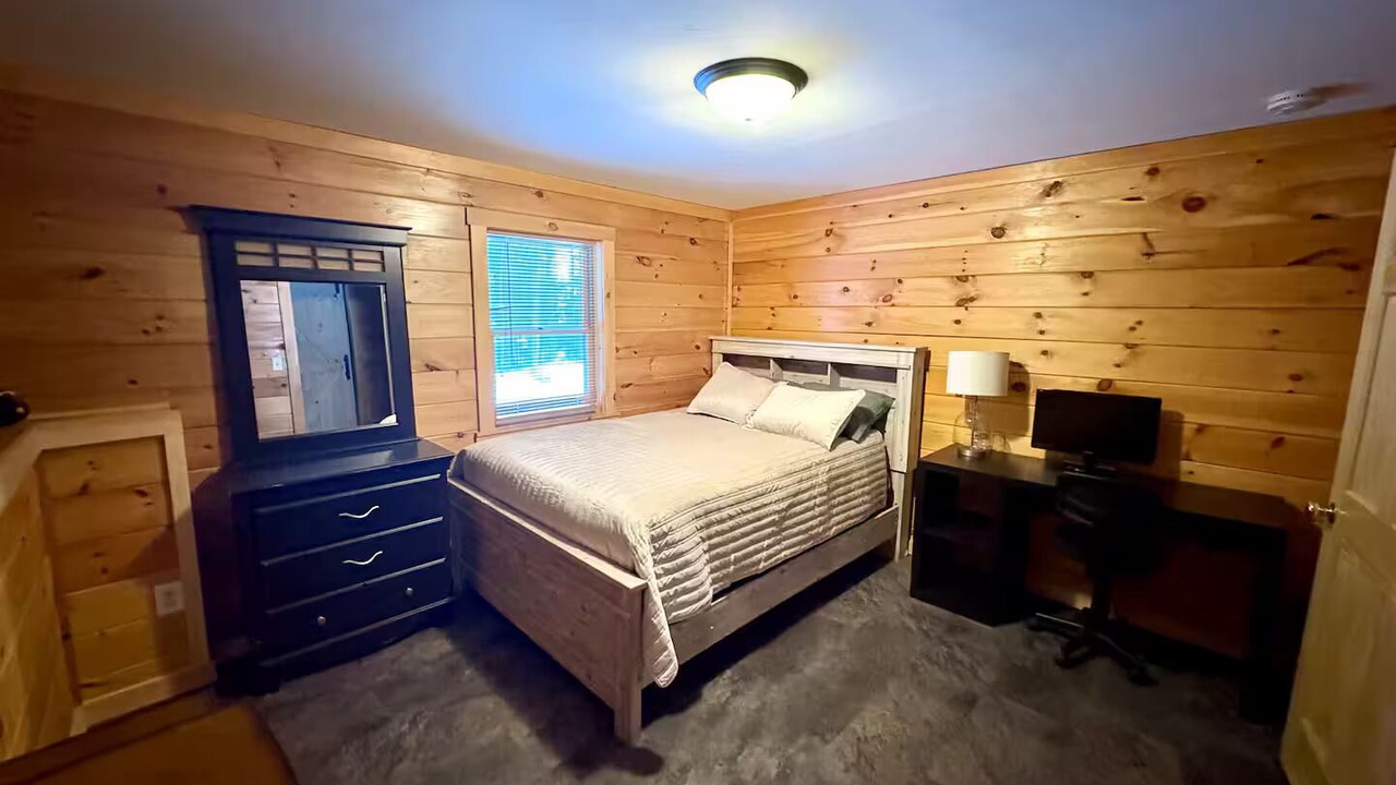 Photo of Bedroom in Baileyville