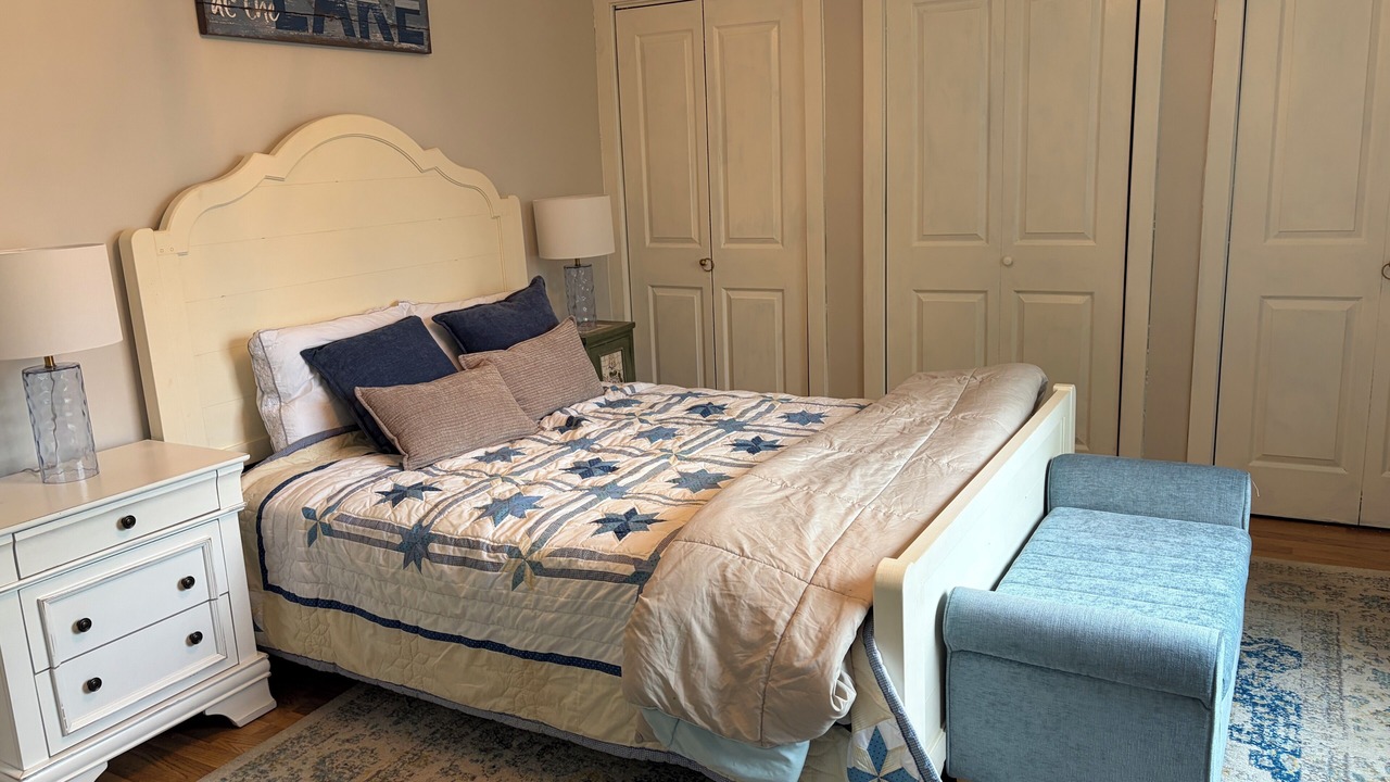 Photo of Bedroom in Gilman