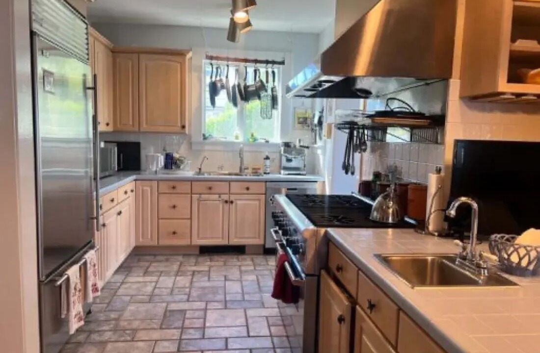 Photo of Kitchen in A-Zone