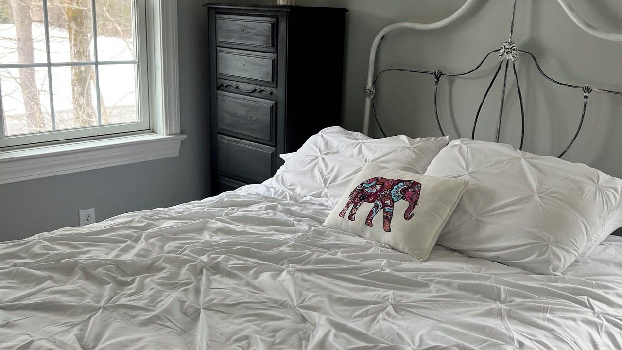 Photo of Bedroom in Saratoga Springs