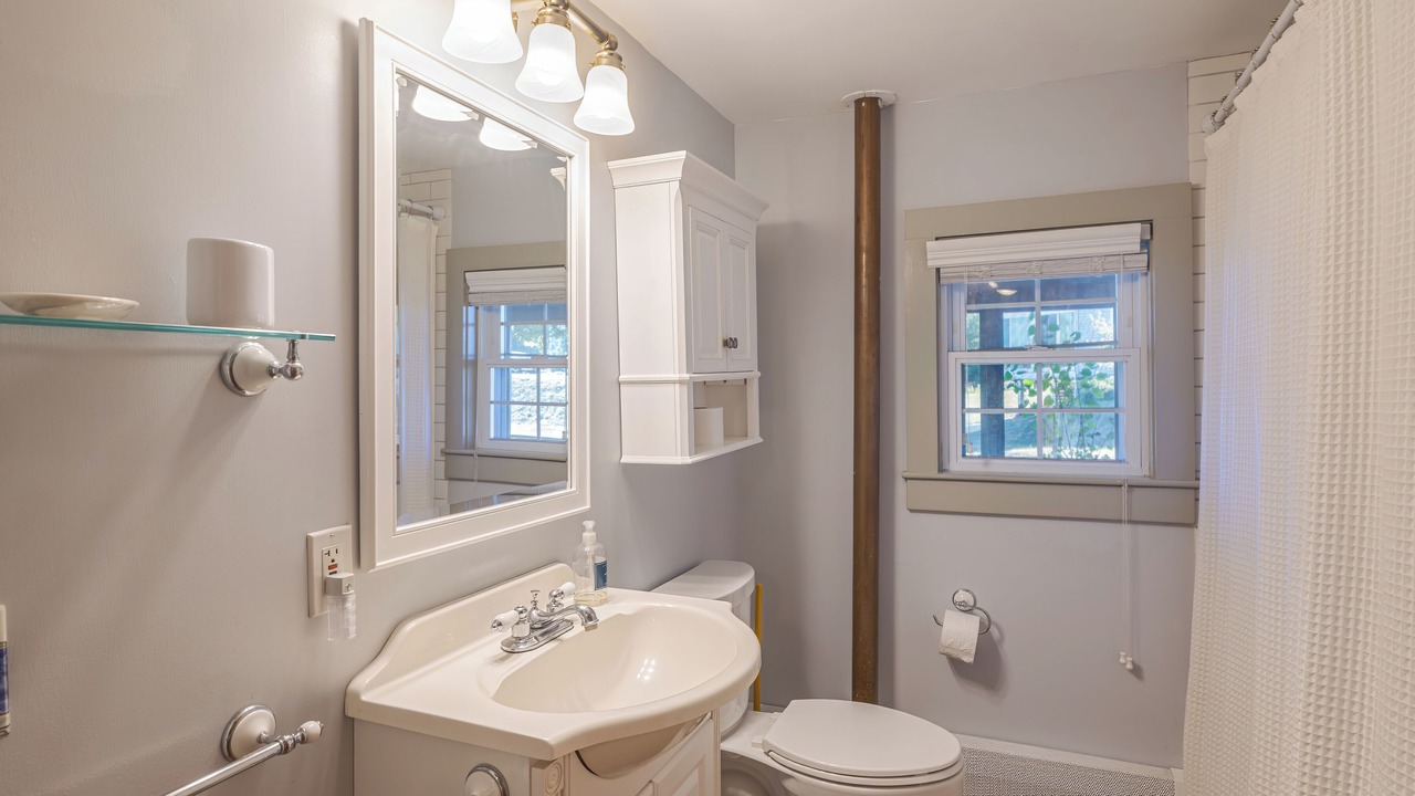 Photo of Bathroom in Tremont