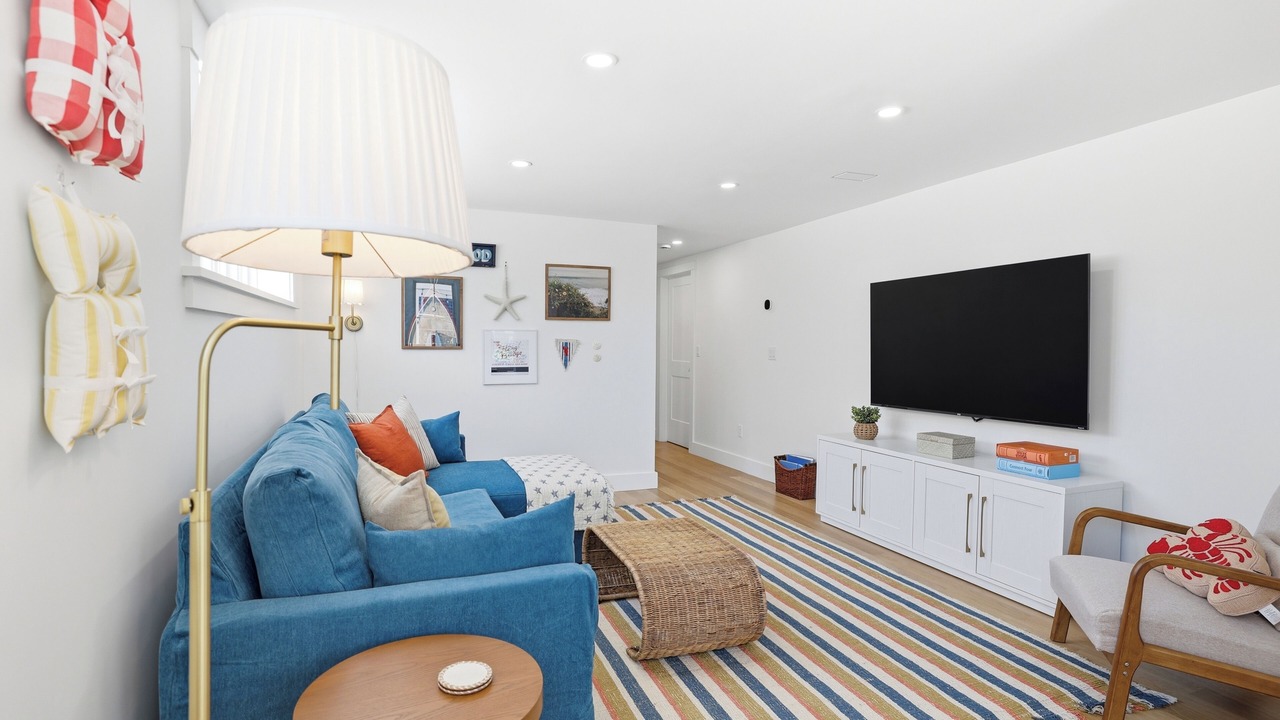 Photo of Livingroom in Falmouth Heights