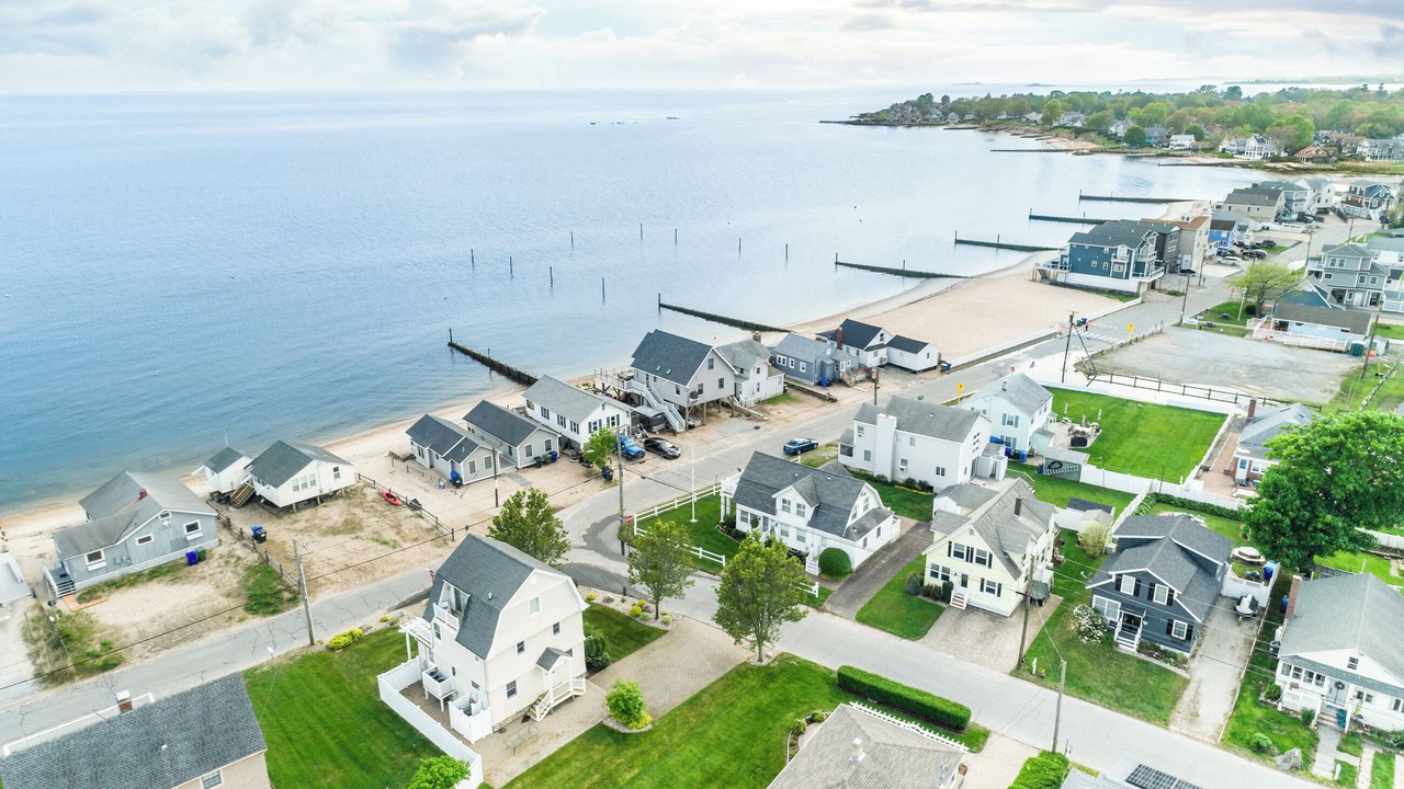 Photo of Outdoor in Saybrook Manor