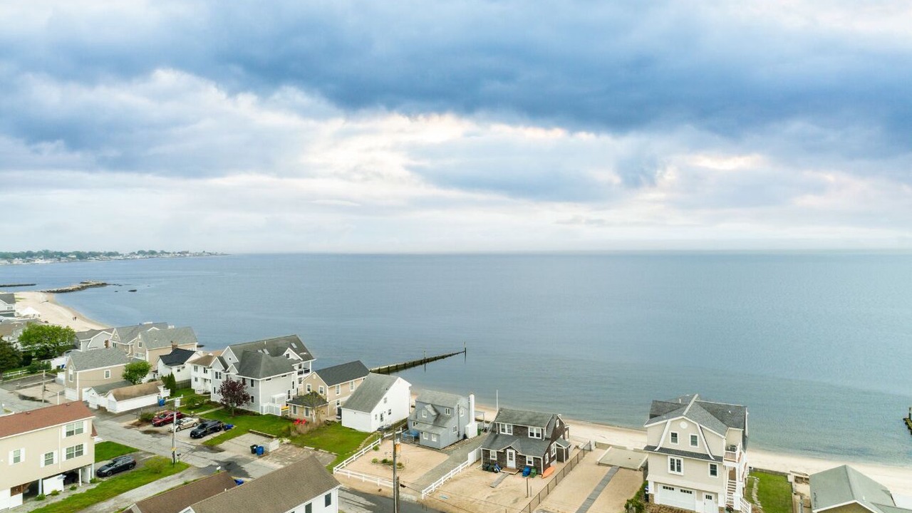 Photo of Outdoor in Saybrook Manor
