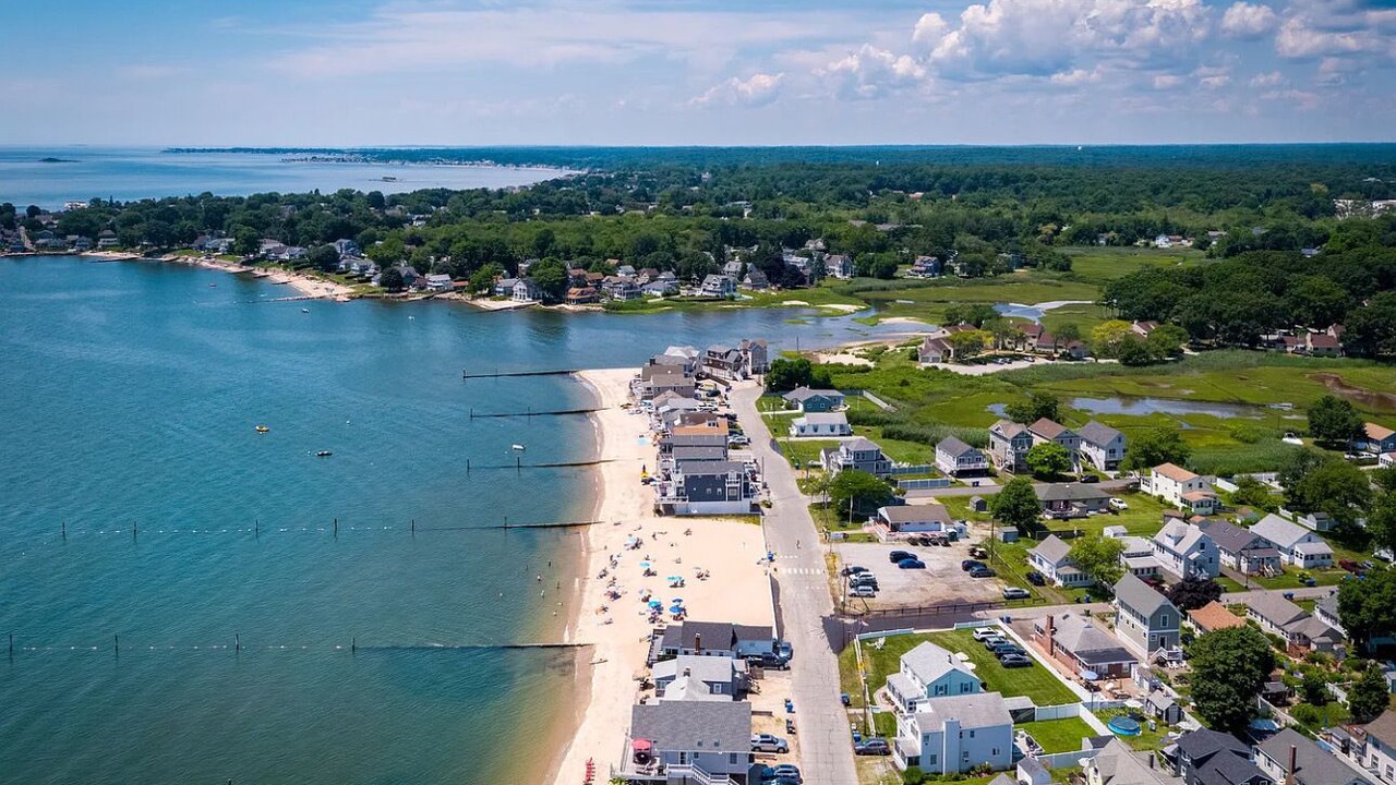 Photo of Outdoor in Saybrook Manor