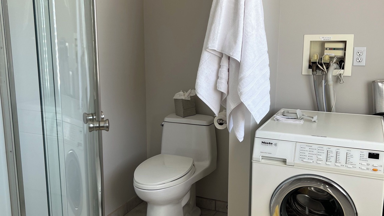 Photo of Bathroom in Saybrook Manor