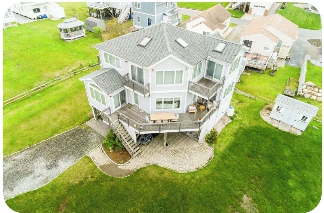 Photo of Outdoor in Saybrook Manor