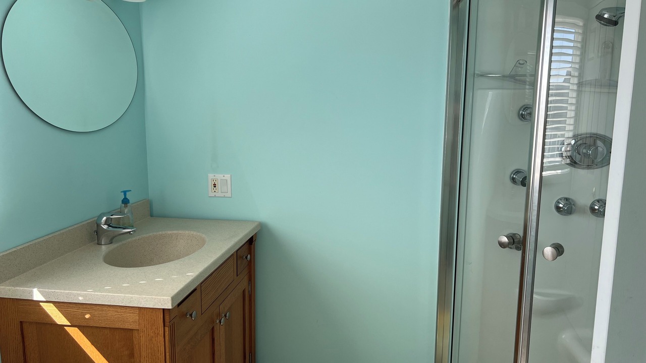 Photo of Bathroom in Saybrook Manor