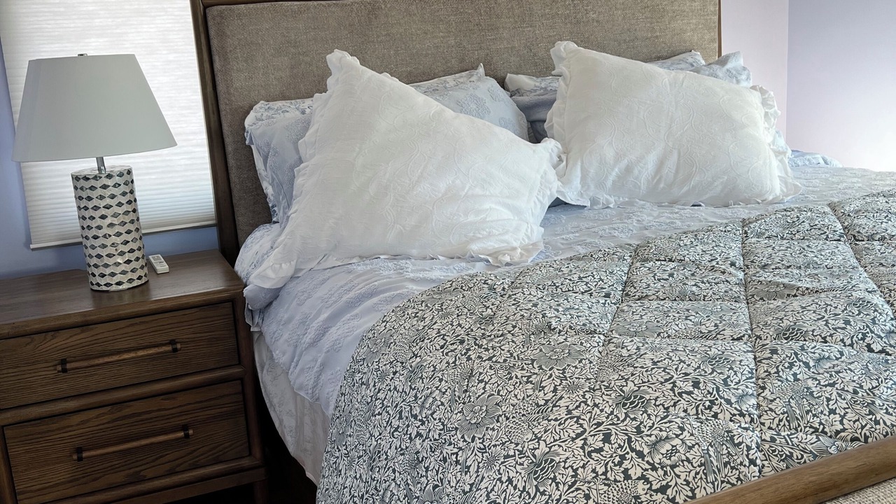 Photo of Bedroom in Saybrook Manor