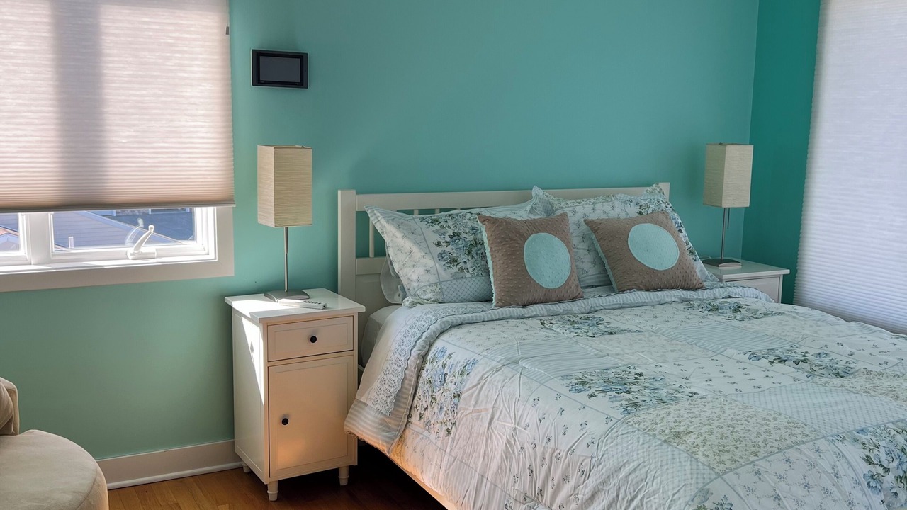 Photo of Bedroom in Saybrook Manor