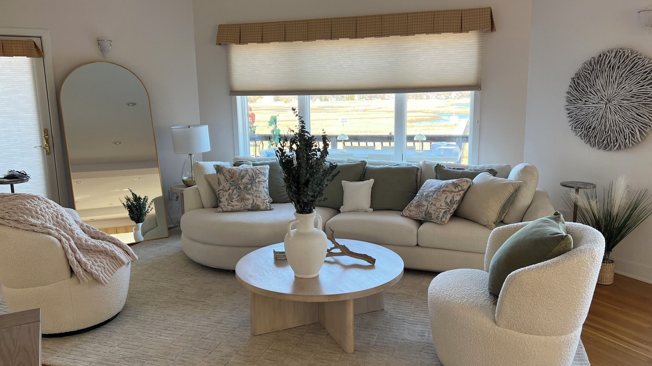 Photo of Livingroom in Saybrook Manor