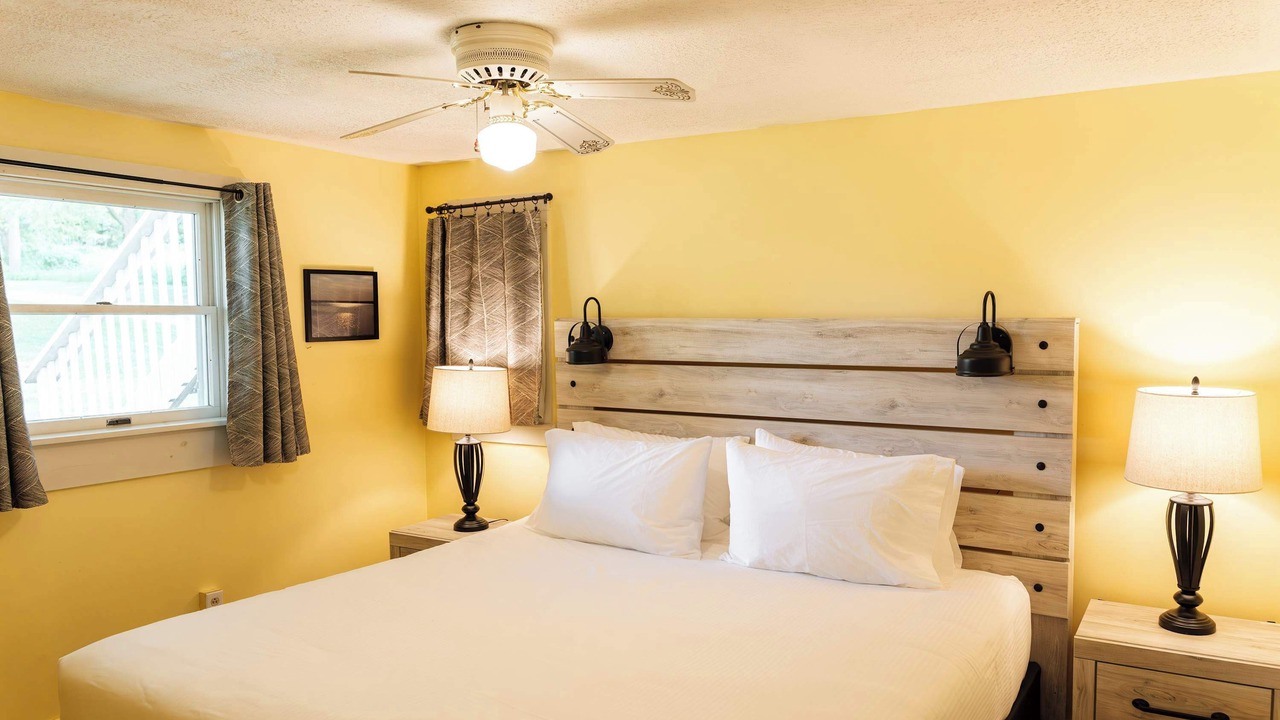 Photo of Bedroom in Town of Benton