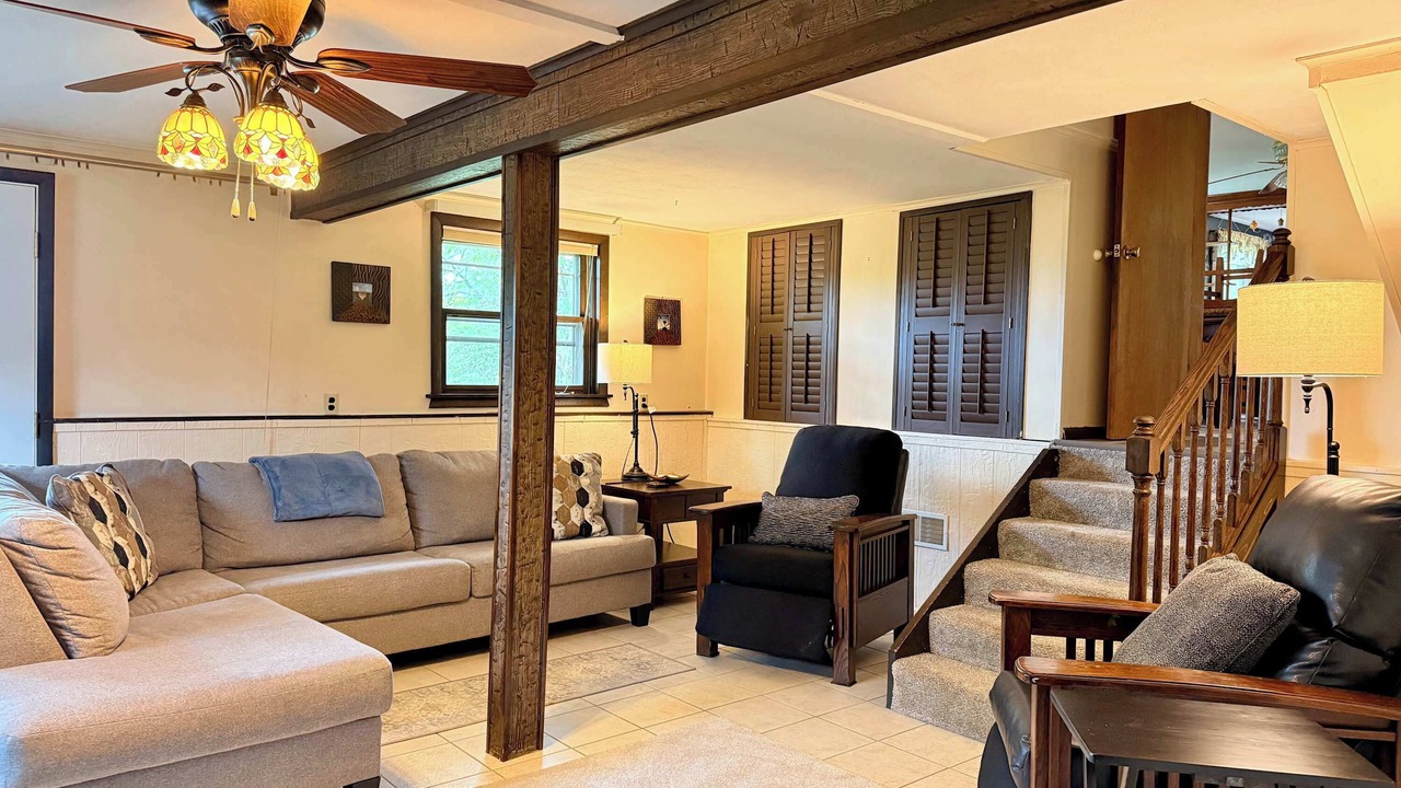 Photo of Livingroom in Town of Benton