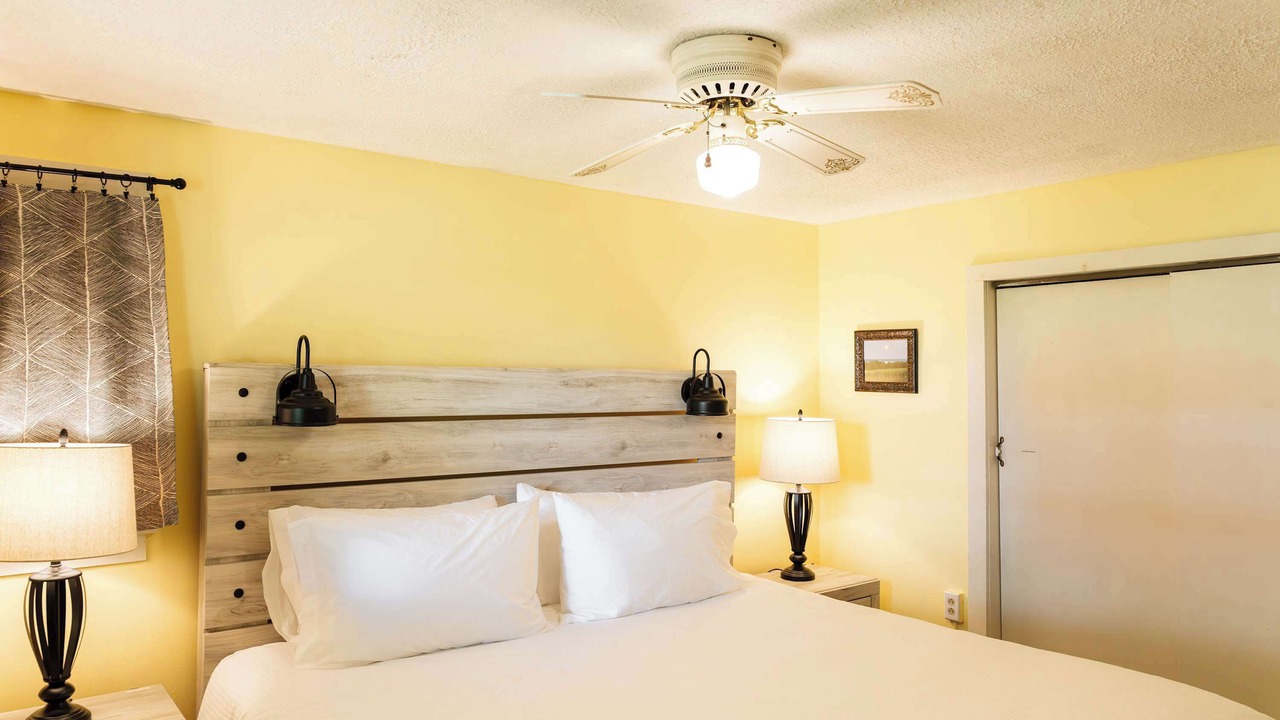Photo of Bedroom in Town of Benton