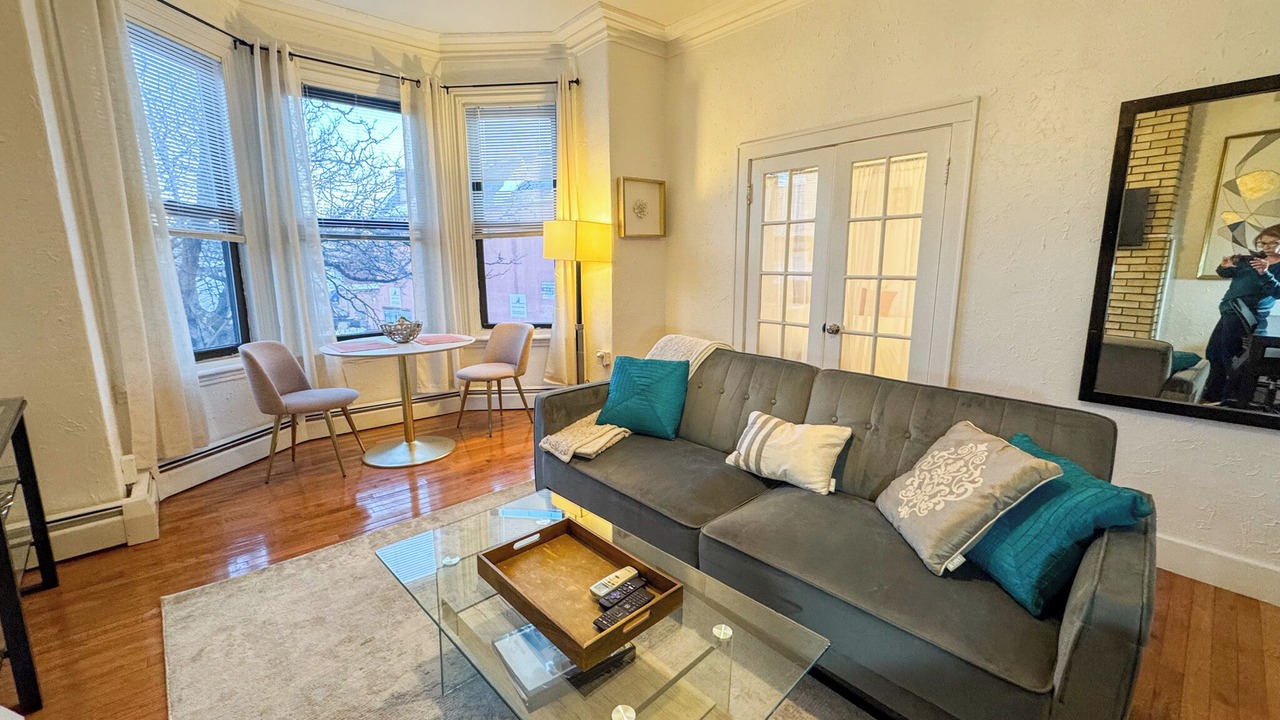 Photo of Livingroom in Emerson Gardens