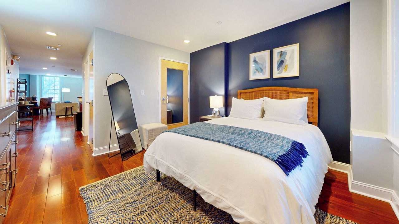 Photo of Bedroom in Government Center
