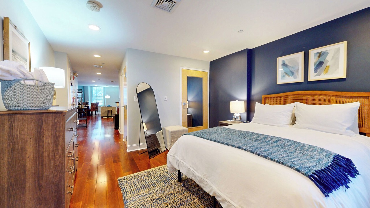 Photo of Bedroom in Government Center