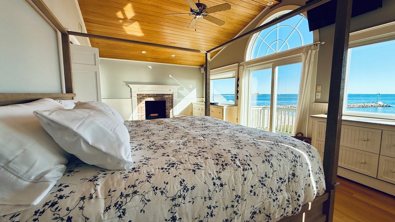 Photo of Bedroom in Westbrook Center