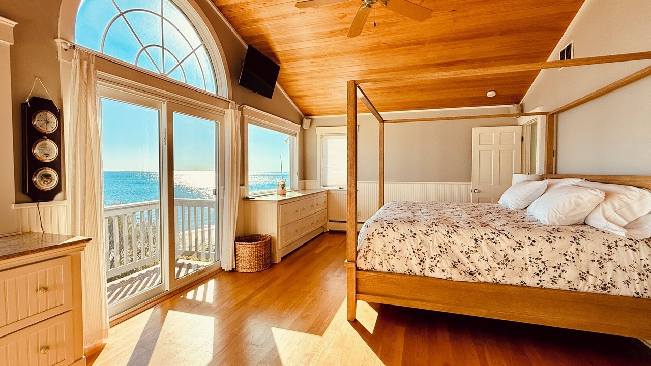 Photo of Bedroom in Westbrook Center
