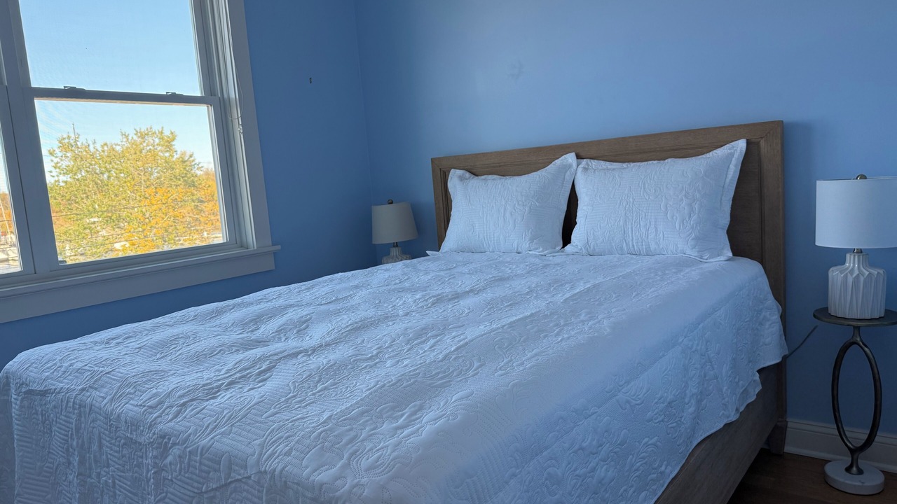 Photo of Bedroom in Westbrook Center
