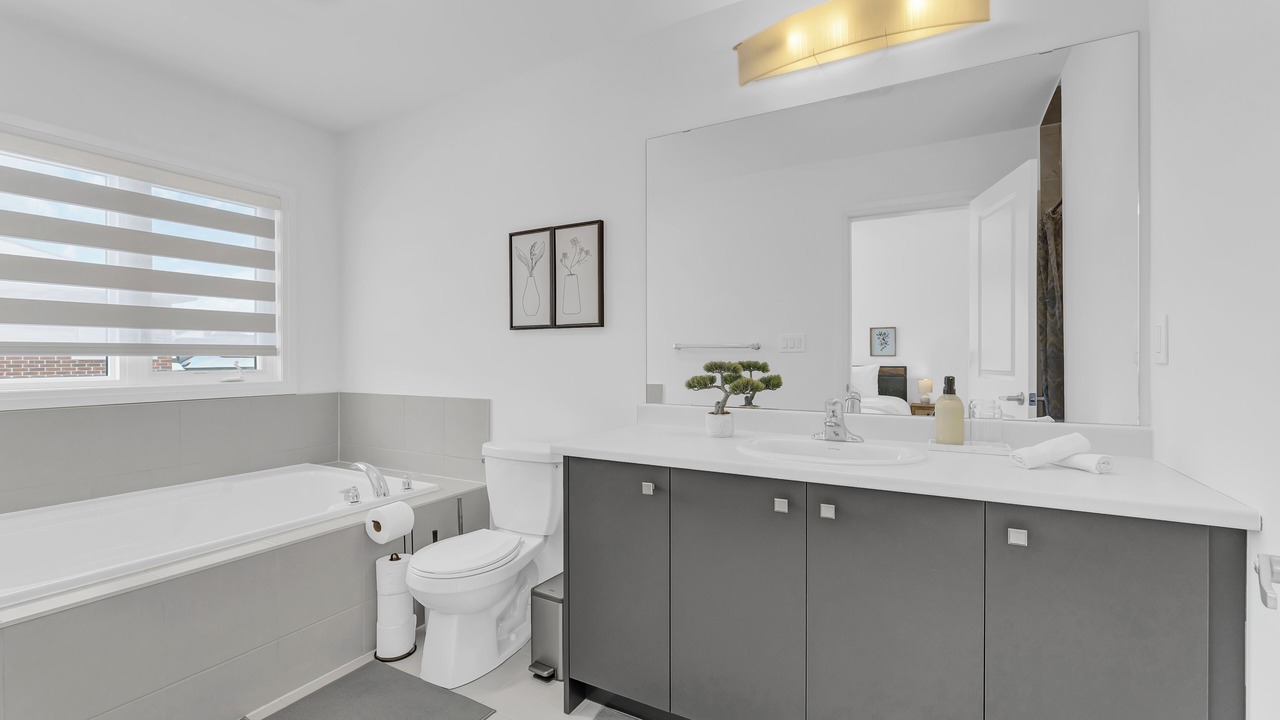Photo of Bathroom in Caledonia