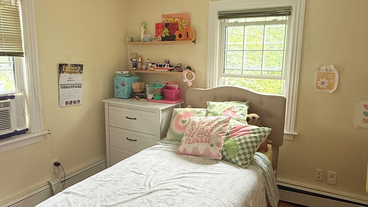 Photo of Bedroom in Jamaica Hills - Pond