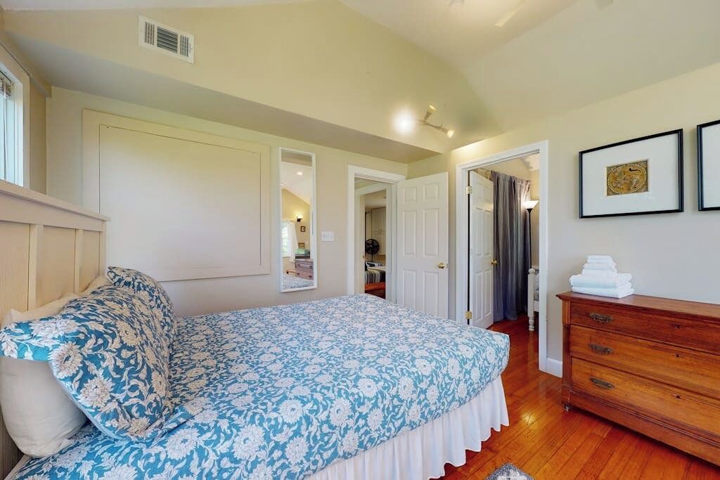 Photo of Bedroom in Manchester-by-the-Sea