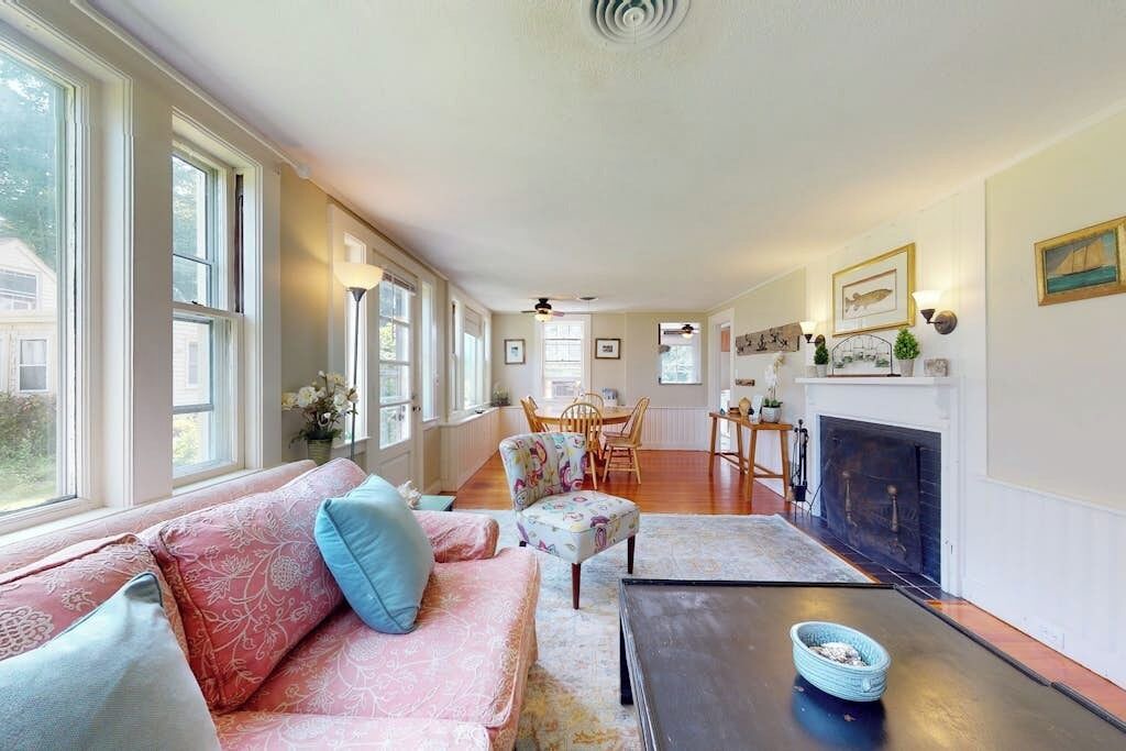 Photo of Livingroom in Manchester-by-the-Sea