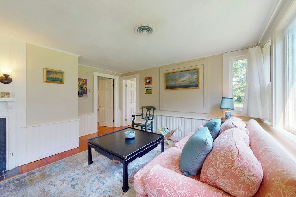 Photo of Livingroom in Manchester-by-the-Sea