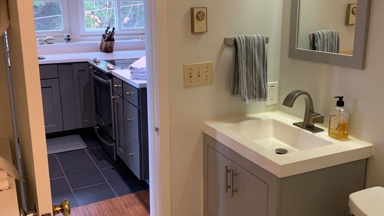 Photo of Bathroom in Warren