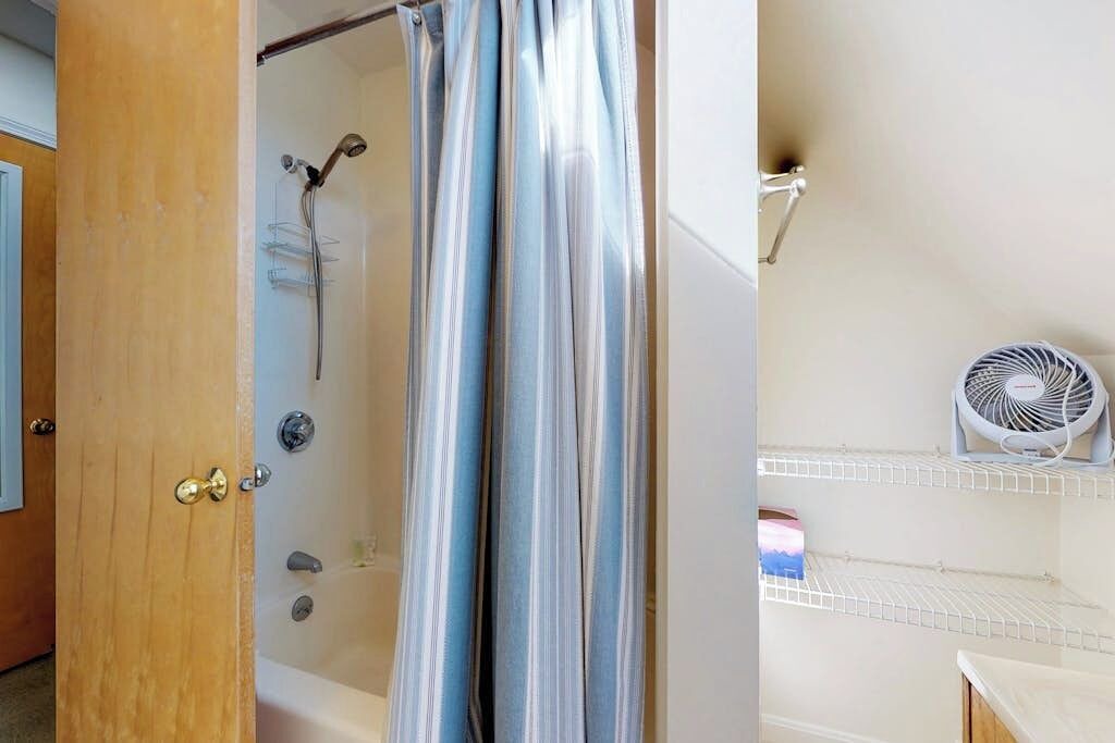 Photo of Bathroom in Ocean Park