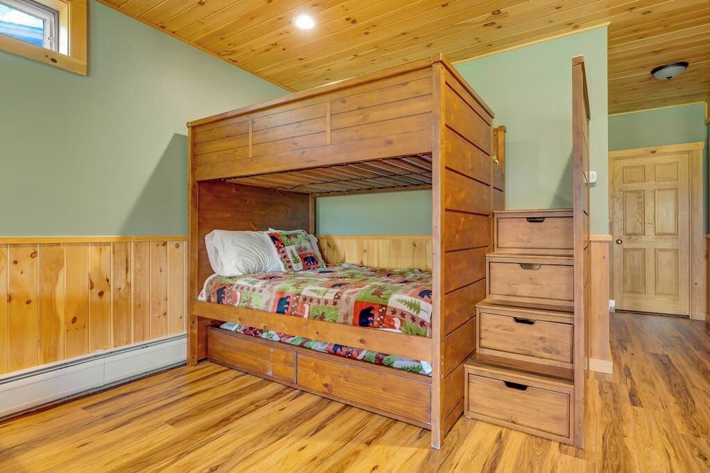 Photo of Bedroom in Rumford Center