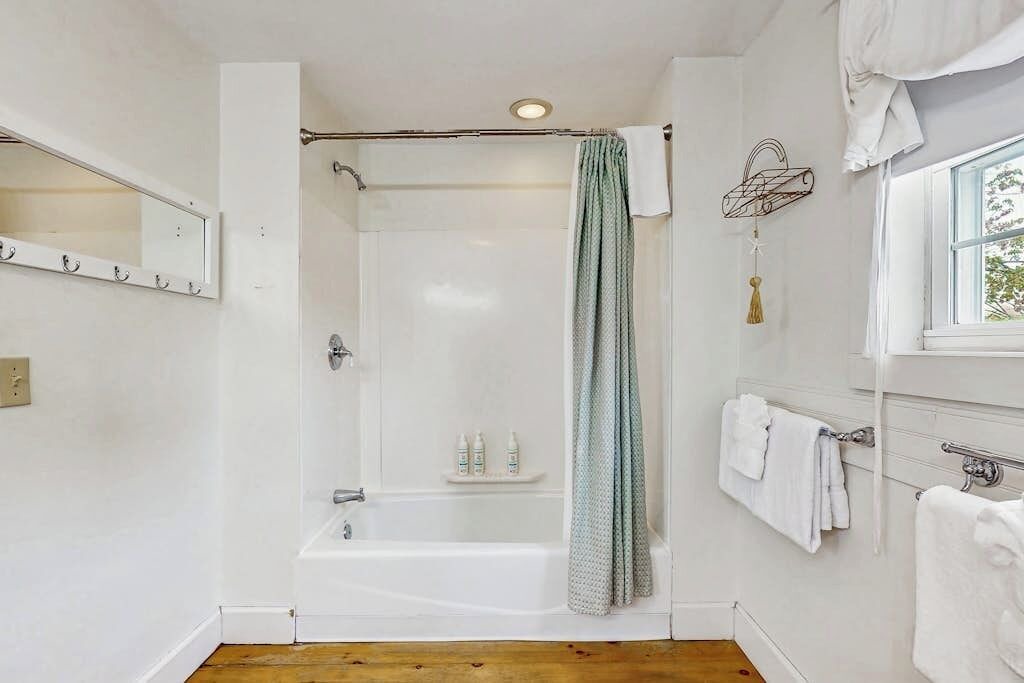 Photo of Bathroom in Ocean Park