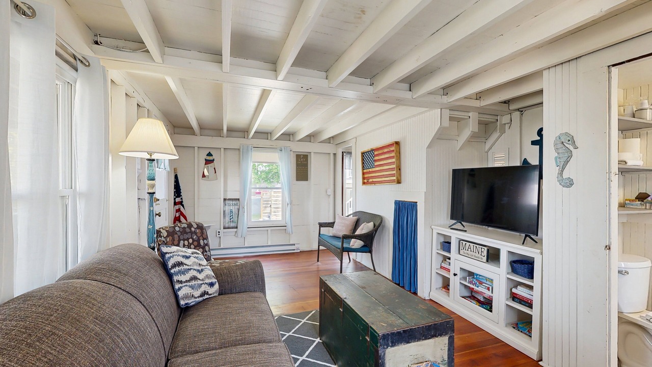 Photo of Livingroom in Wells Beach