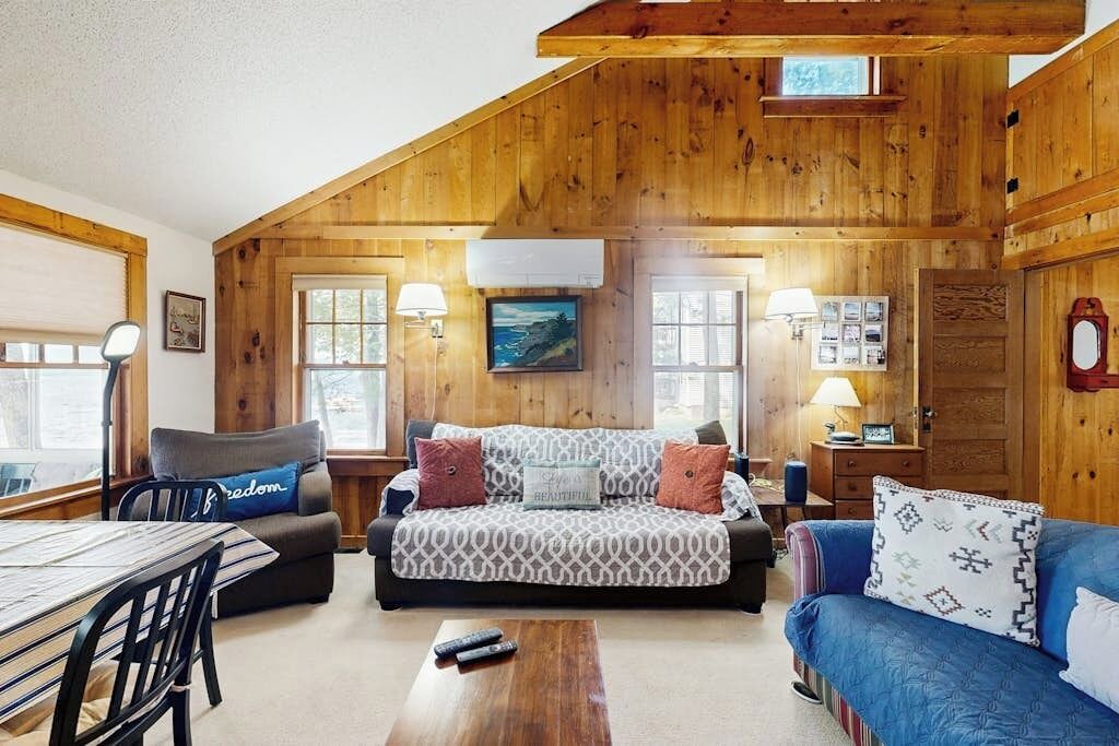 Photo of Livingroom in Freedom